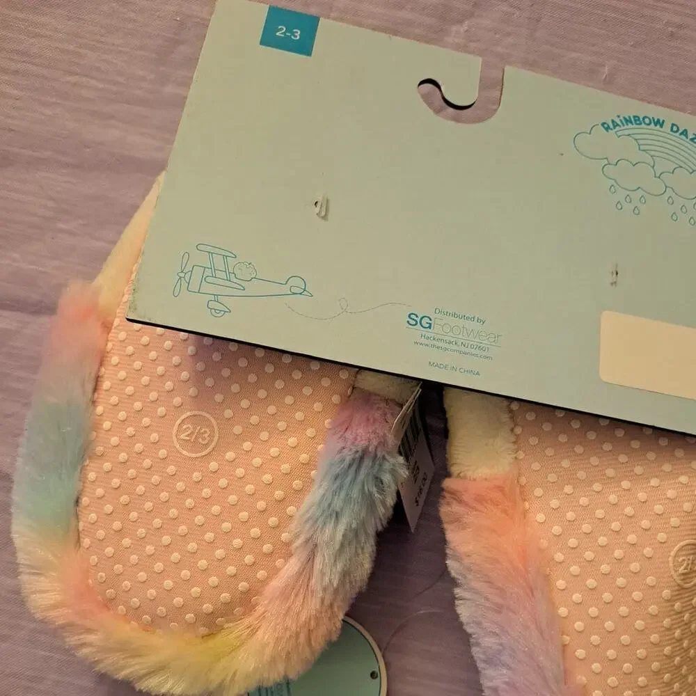 Rainbow Daze Size 2/3 Unicorn Fuzzy Slippers